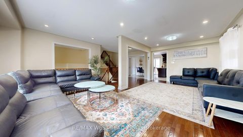 Photo 9 at 247 Knapton Drive, Woodland Hill, Newmarket