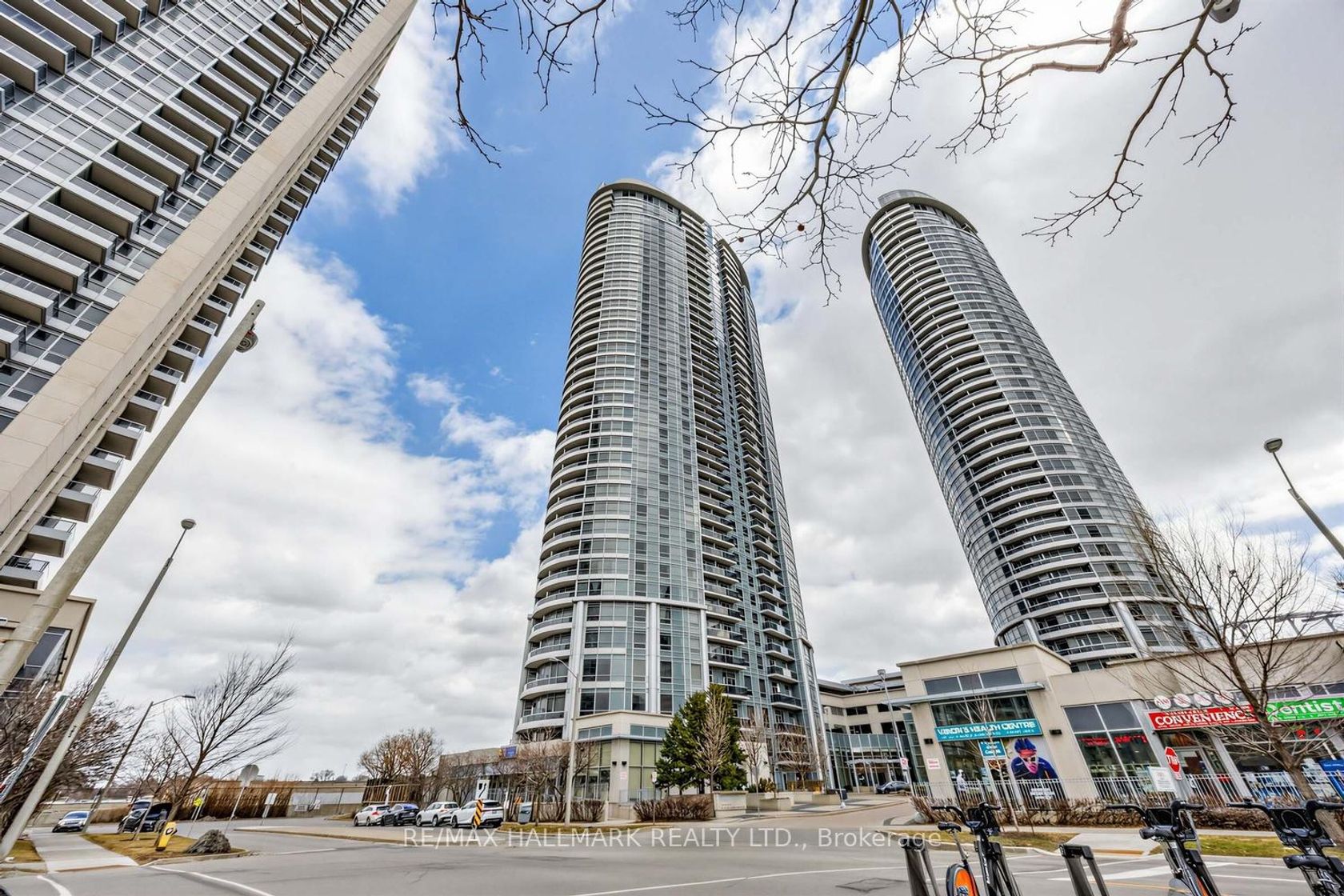 3918 - 135 Village Green Square, Malvern West, Toronto 