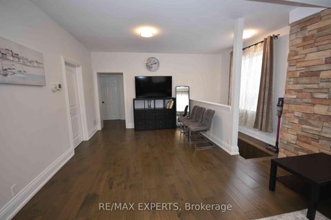 Photo 3 at 106 Centre Street, Schomberg, King