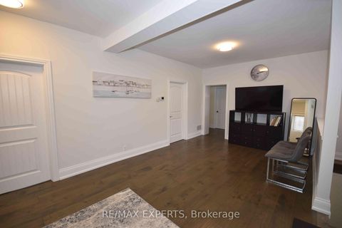 Photo 4 at 106 Centre Street, Schomberg, King