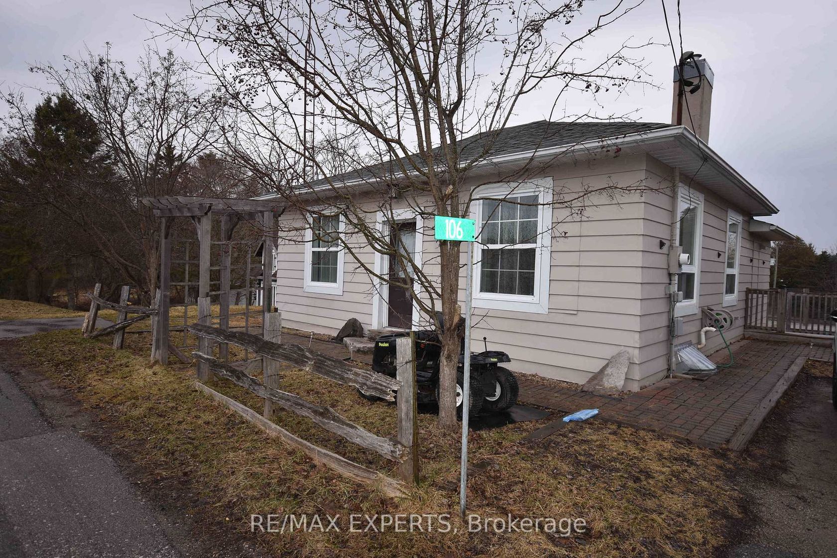 106 Centre Street, Schomberg, King 