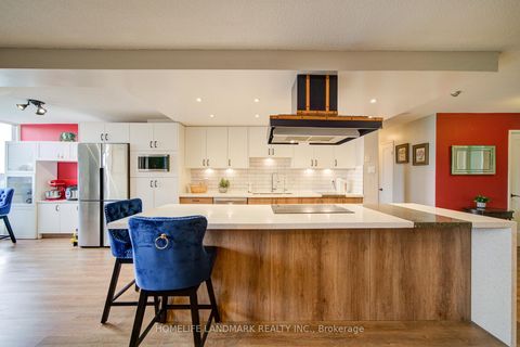 Photo 3 at 608 - 5 Kenneth Avenue, Willowdale East, Toronto