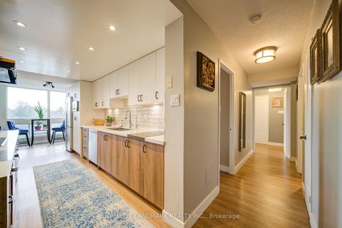 Photo 6 at 608 - 5 Kenneth Avenue, Willowdale East, Toronto