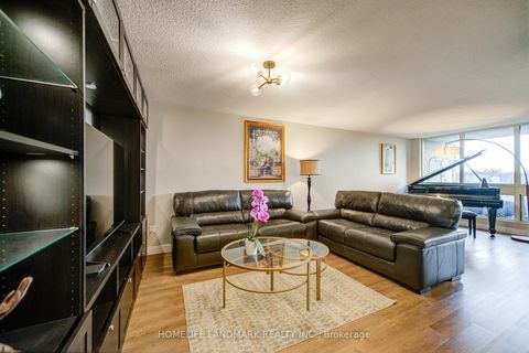 Photo 12 at 608 - 5 Kenneth Avenue, Willowdale East, Toronto
