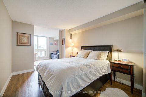 Photo 16 at 608 - 5 Kenneth Avenue, Willowdale East, Toronto