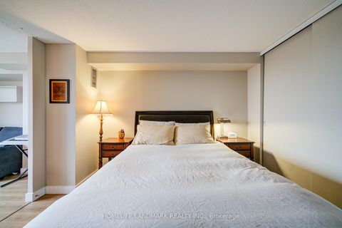 Photo 17 at 608 - 5 Kenneth Avenue, Willowdale East, Toronto