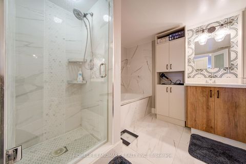 Photo 26 at 608 - 5 Kenneth Avenue, Willowdale East, Toronto