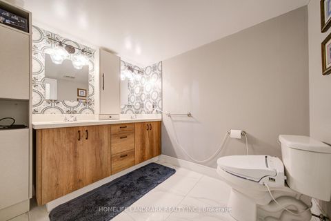 Photo 27 at 608 - 5 Kenneth Avenue, Willowdale East, Toronto