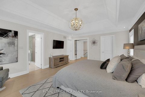 Photo 9 at 32 Tatton Court, King City, King