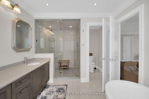 Photo 11 at 32 Tatton Court, King City, King