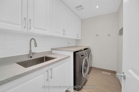 Photo 13 at 32 Tatton Court, King City, King