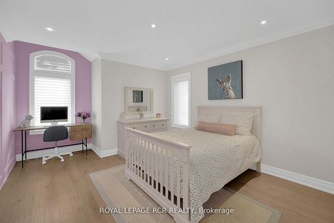 Photo 14 at 32 Tatton Court, King City, King