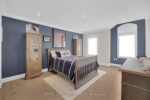 Photo 15 at 32 Tatton Court, King City, King