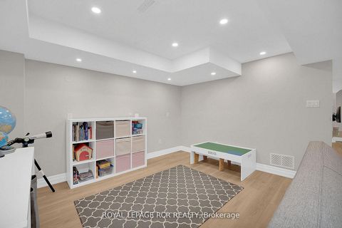 Photo 17 at 32 Tatton Court, King City, King