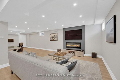 Photo 18 at 32 Tatton Court, King City, King