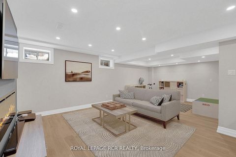 Photo 20 at 32 Tatton Court, King City, King