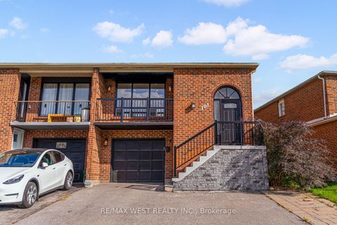 Photo 1 at 101 Tall Grass Trail, East Woodbridge, Vaughan