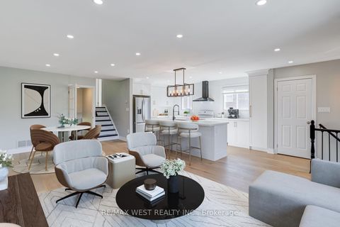 Photo 10 at 101 Tall Grass Trail, East Woodbridge, Vaughan