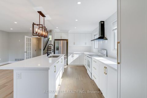 Photo 13 at 101 Tall Grass Trail, East Woodbridge, Vaughan