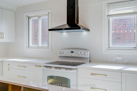 Photo 14 at 101 Tall Grass Trail, East Woodbridge, Vaughan