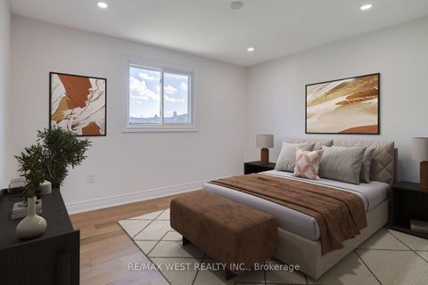 Photo 21 at 101 Tall Grass Trail, East Woodbridge, Vaughan