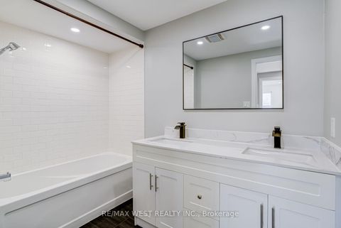 Photo 23 at 101 Tall Grass Trail, East Woodbridge, Vaughan