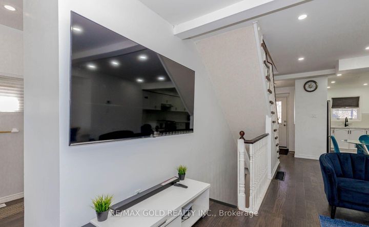 Photo 9 at 55 Desert Sand Drive, Wellington, Brampton