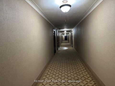 Photo 4 at 205 - 2550 Bathurst Street, Forest Hill North, Toronto