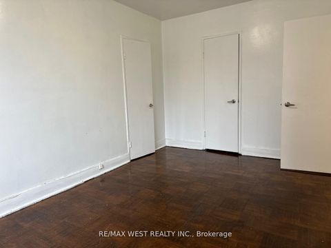 Photo 10 at 205 - 2550 Bathurst Street, Forest Hill North, Toronto