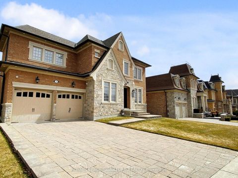 Photo 1 at 35 Annsleywood Court, Kleinburg, Vaughan
