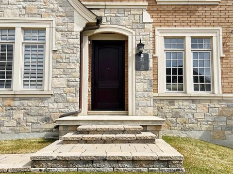 Photo 2 at 35 Annsleywood Court, Kleinburg, Vaughan