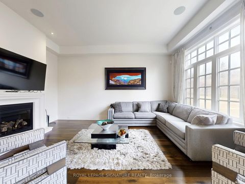 Photo 7 at 35 Annsleywood Court, Kleinburg, Vaughan