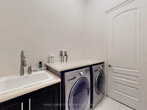 Photo 15 at 35 Annsleywood Court, Kleinburg, Vaughan