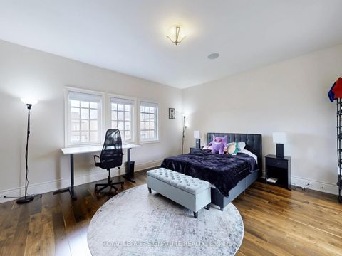 Photo 17 at 35 Annsleywood Court, Kleinburg, Vaughan