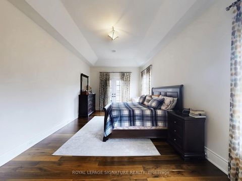 Photo 23 at 35 Annsleywood Court, Kleinburg, Vaughan