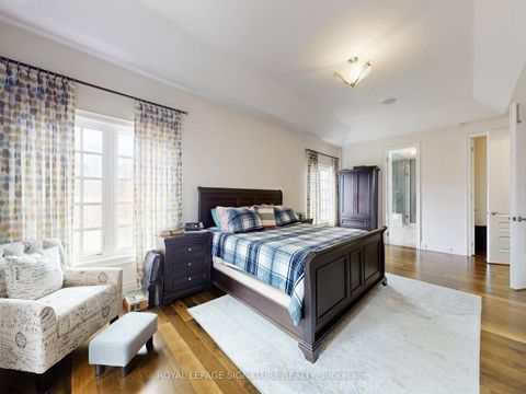 Photo 24 at 35 Annsleywood Court, Kleinburg, Vaughan