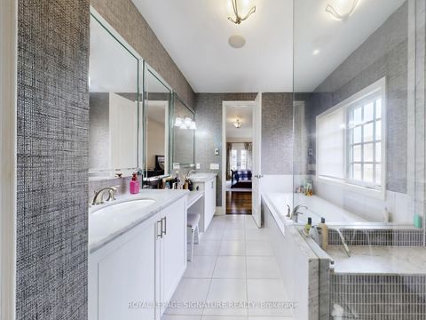 Photo 26 at 35 Annsleywood Court, Kleinburg, Vaughan