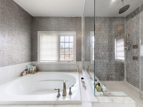 Photo 27 at 35 Annsleywood Court, Kleinburg, Vaughan