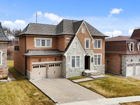 Photo 48 at 35 Annsleywood Court, Kleinburg, Vaughan