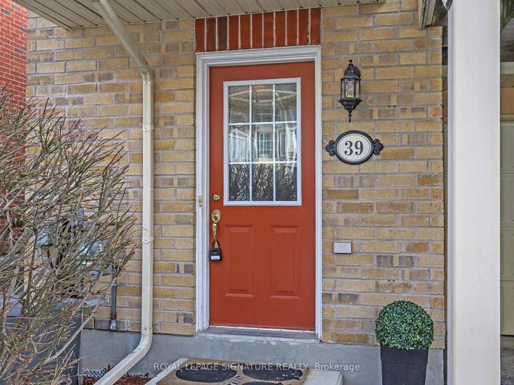 Photo 4 at 39 - 1775 Valley Farm Road, Town Centre, Pickering