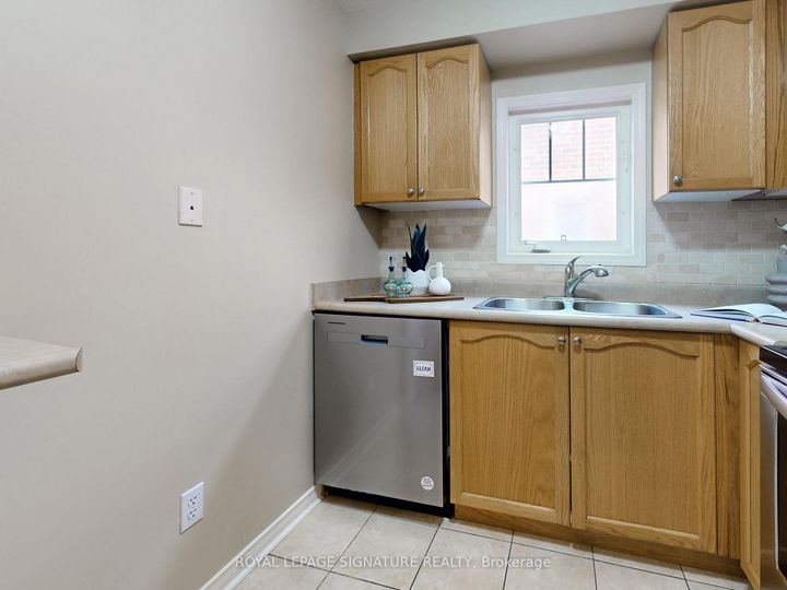 Photo 18 at 39 - 1775 Valley Farm Road, Town Centre, Pickering