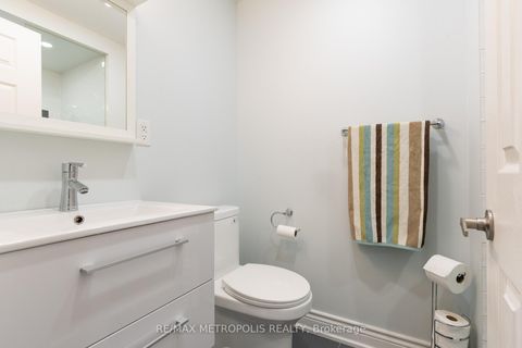 Photo 17 at 10 George Bogg Road, East Woodbridge, Vaughan