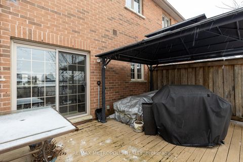 Photo 35 at 10 George Bogg Road, East Woodbridge, Vaughan