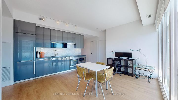 Photo 5 at 712 - 115 McMahon Drive, Bayview Village, Toronto