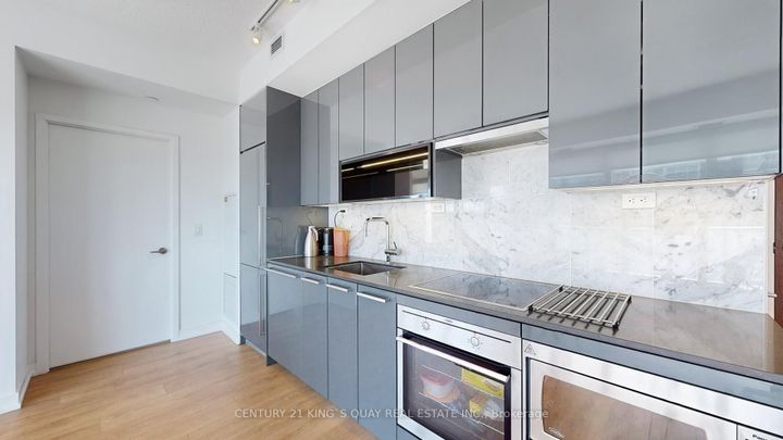 Photo 7 at 712 - 115 McMahon Drive, Bayview Village, Toronto