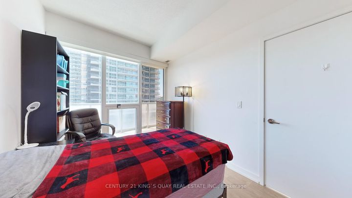 Photo 13 at 712 - 115 McMahon Drive, Bayview Village, Toronto