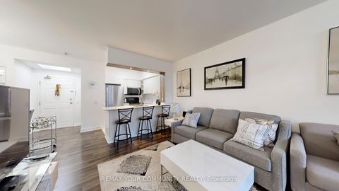 Photo 3 at 111 - 7398 Yonge Street, Yorkhill, Vaughan