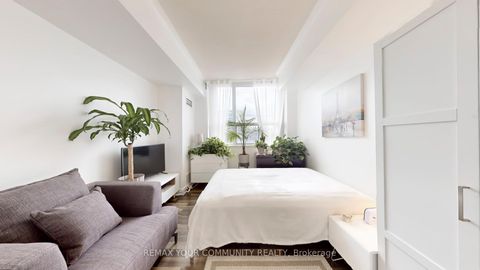 Photo 14 at 111 - 7398 Yonge Street, Yorkhill, Vaughan