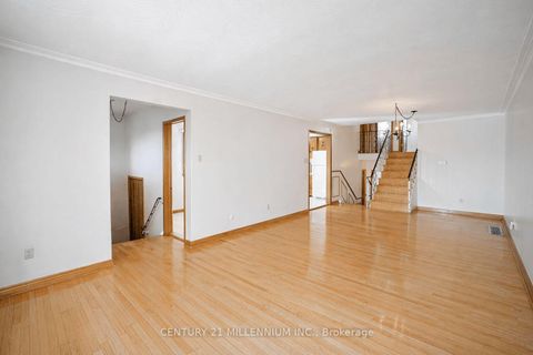 Photo 1 at 42 Dellbrook Crescent, Humber Summit, Toronto