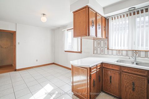 Photo 6 at 42 Dellbrook Crescent, Humber Summit, Toronto